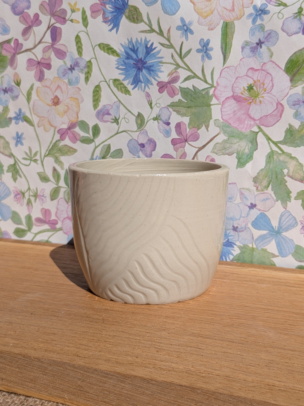 Tasse sculptée