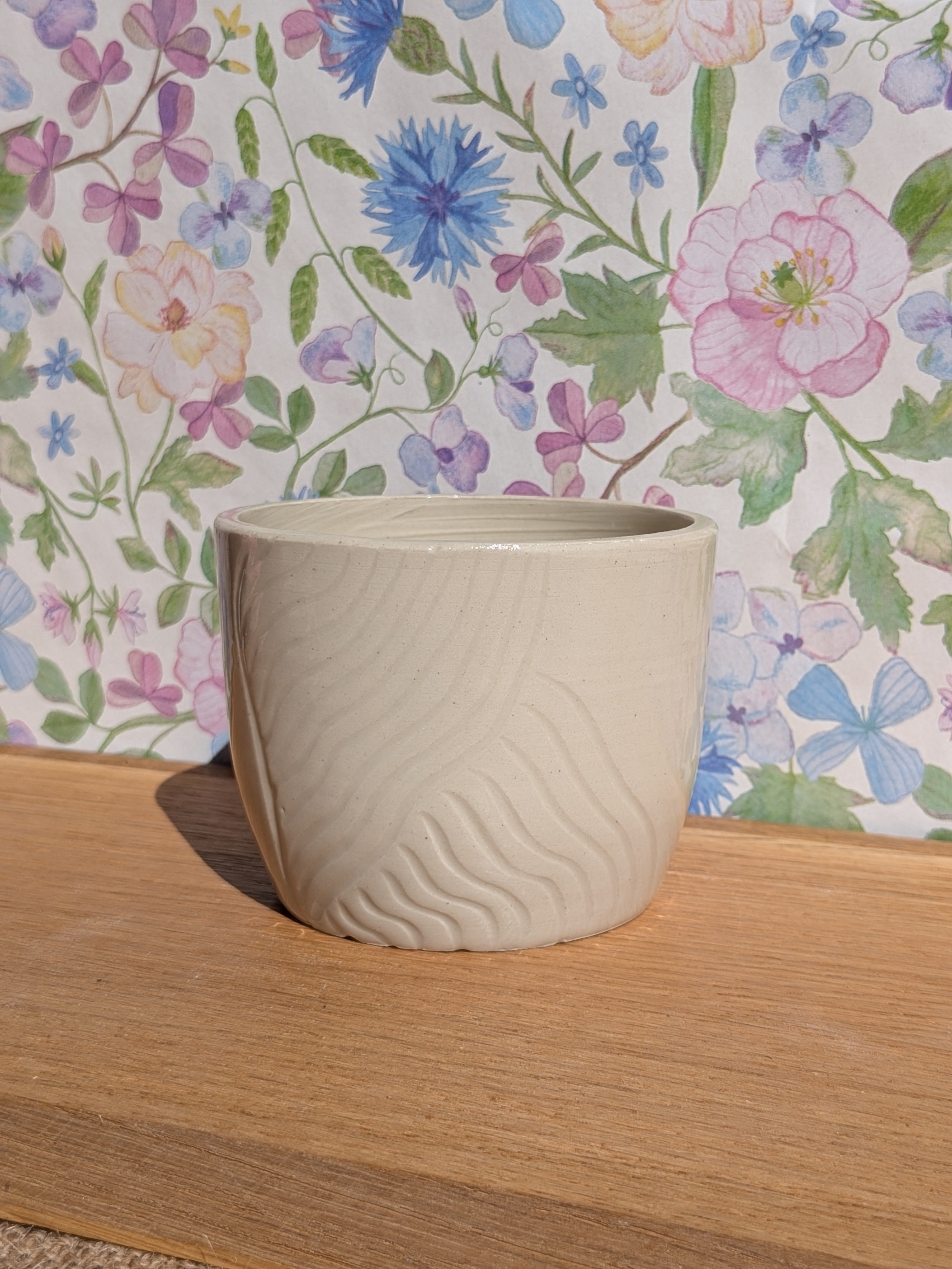 Tasse sculptée