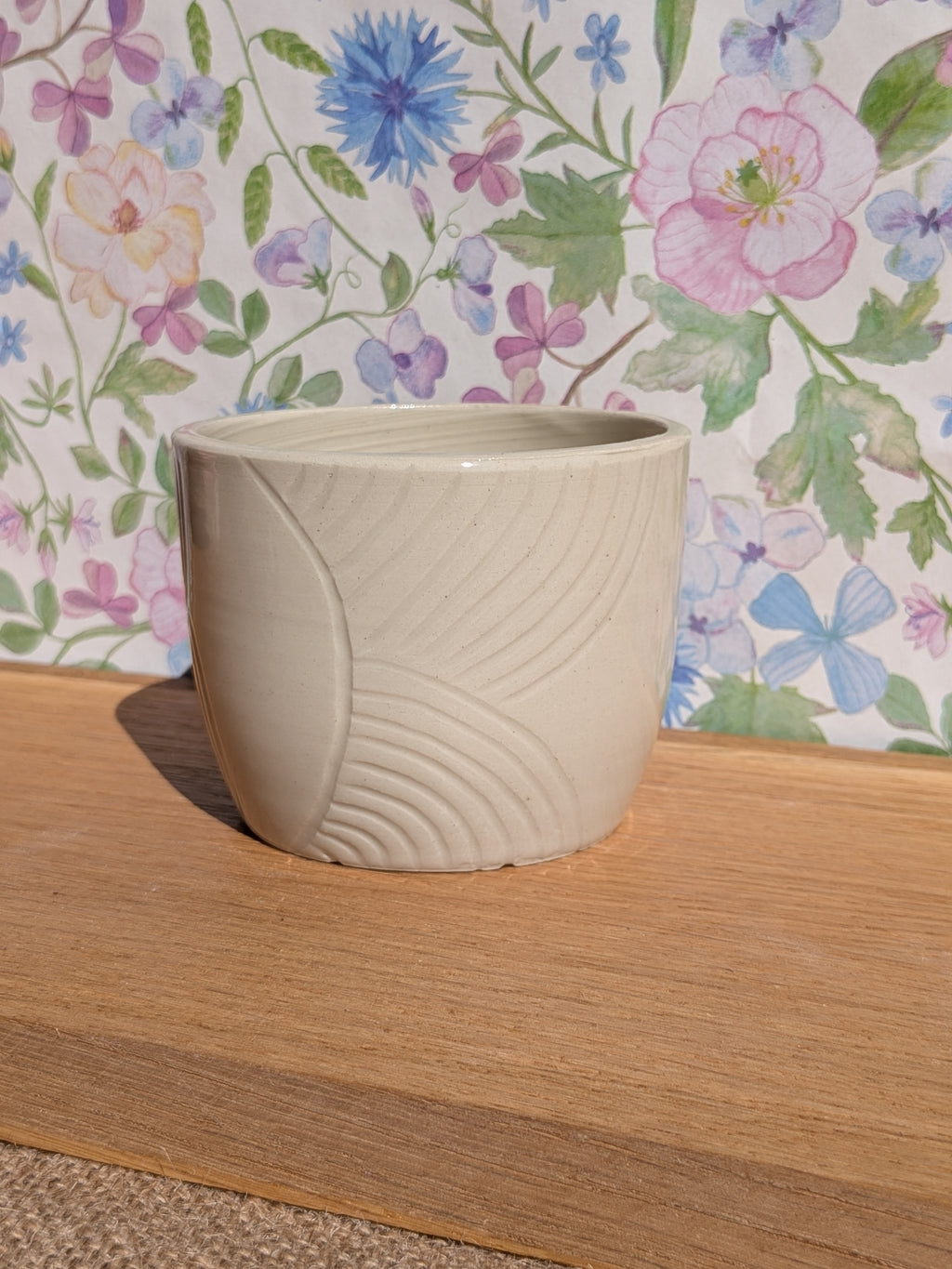 Tasse sculptée