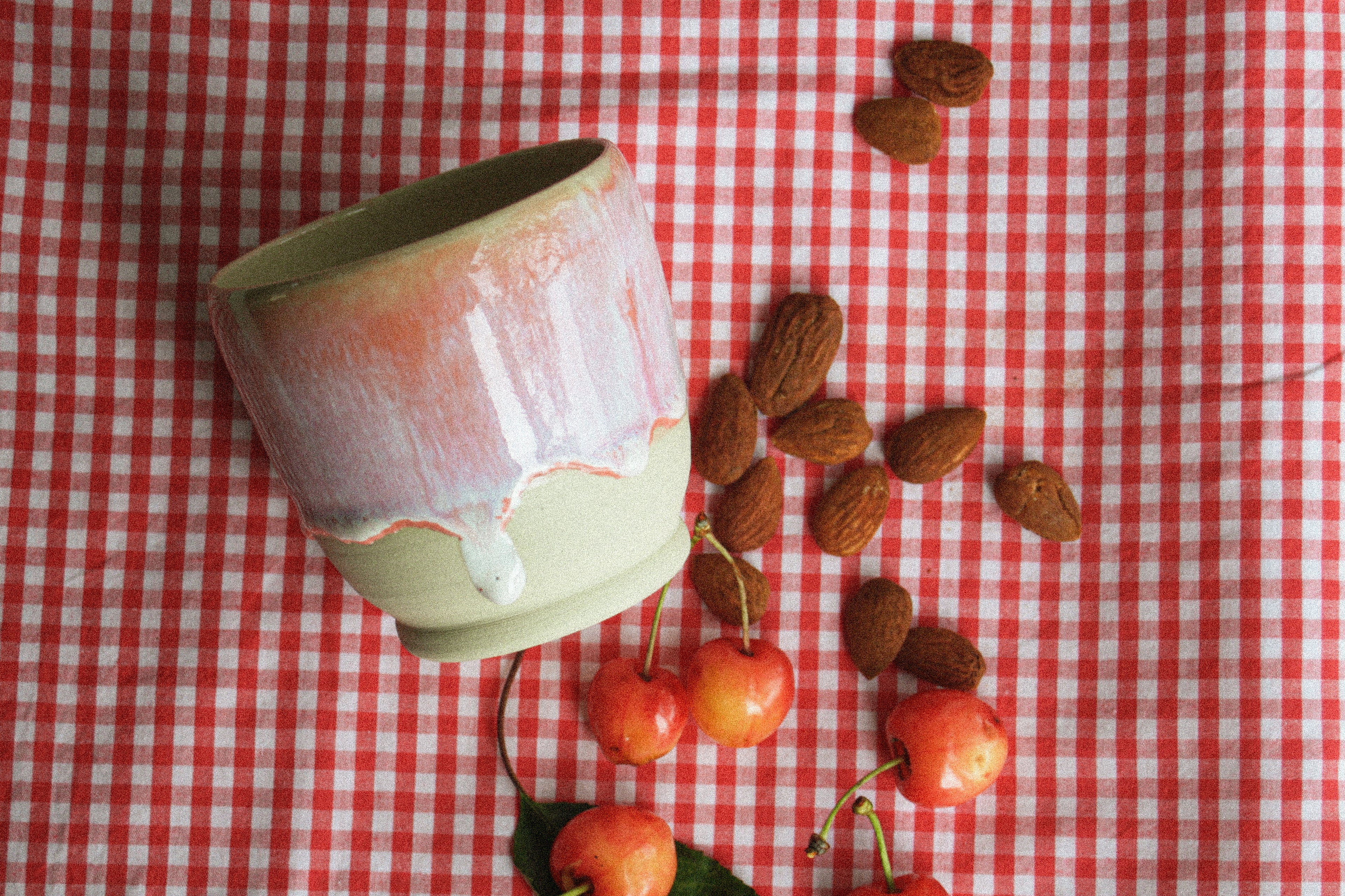 Tasse rose sans anse