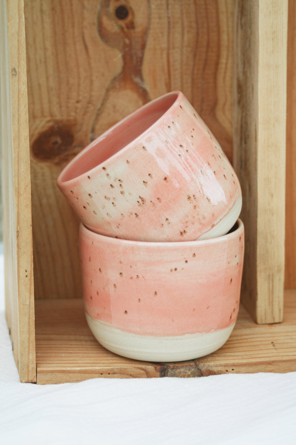 Tasse rose moucheté