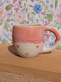 Tasse petits coeurs avec anse