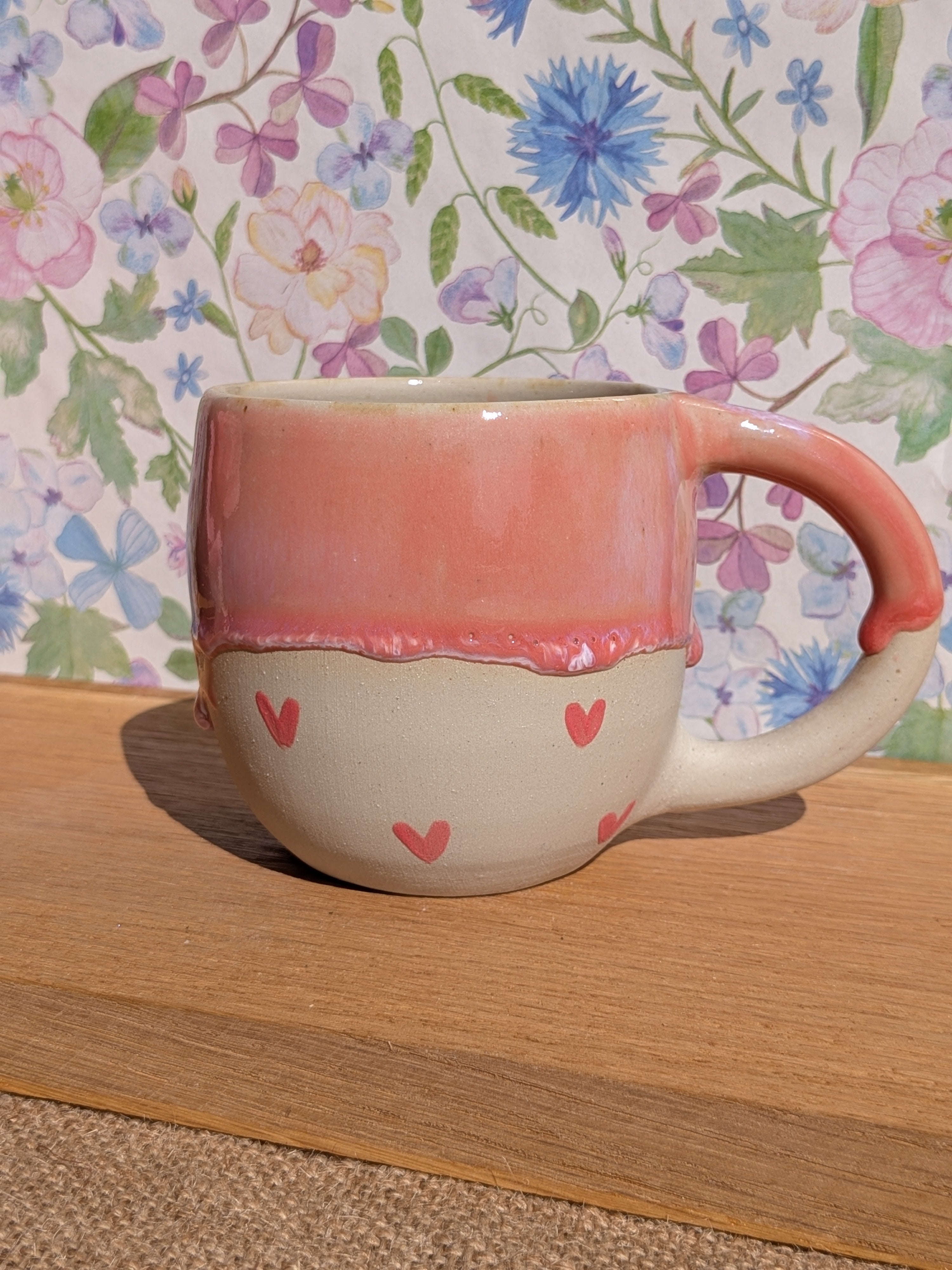 Tasse petits coeurs avec anse