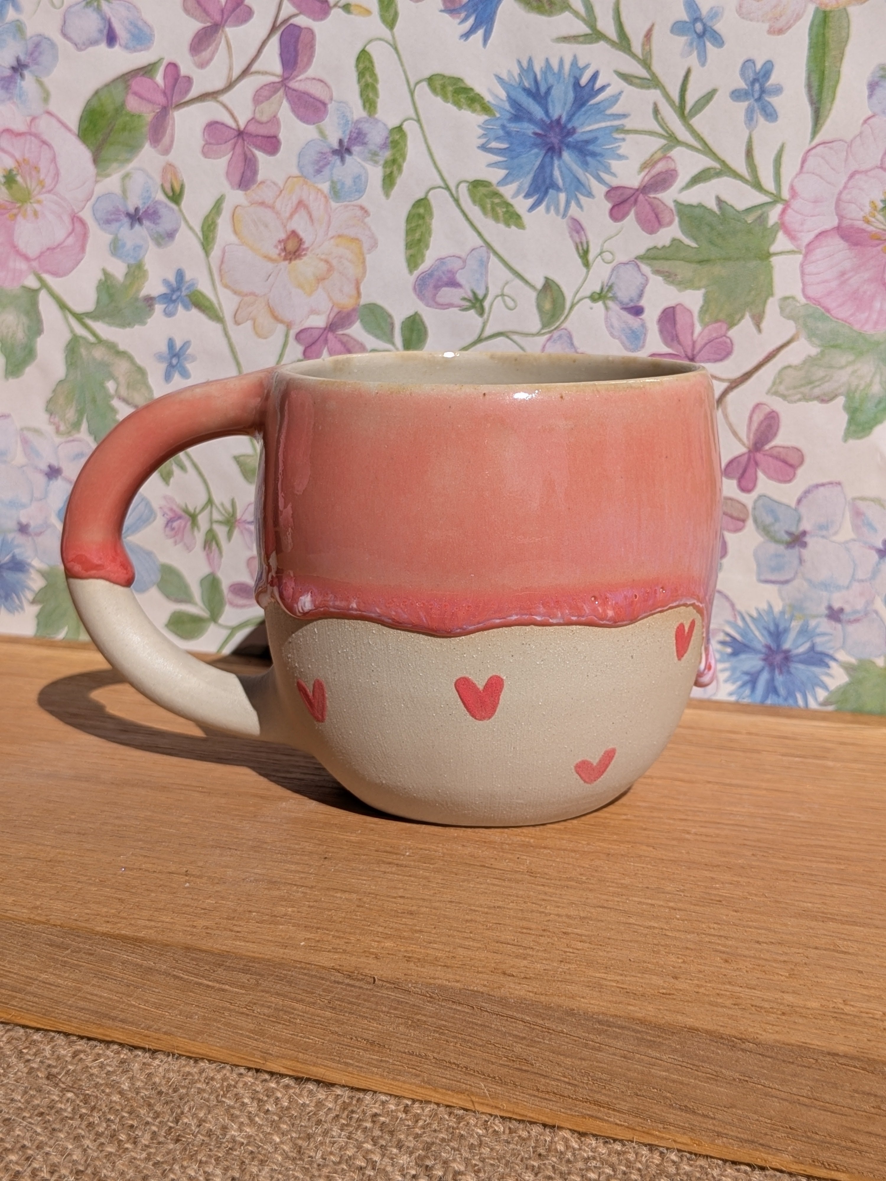 Tasse petits coeurs avec anse